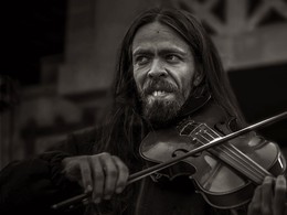 Street musician / ***