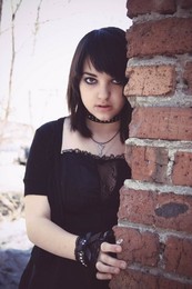 Hidden in the darkness / ***