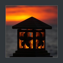 lantern sunset / music: Blank &amp; Jones feat. Laid Back - Happy Dreamer
http://www.youtube.com/watch?v=-76wvnuiN7Q