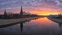morning near the Kremlin / ***