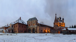 Krutitskoe courtyard. Here you are lost in time. / ***