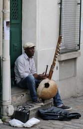 Musician Montmartre. / ***