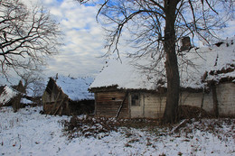 Thatched roof / ***