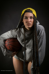 Girl swag and basketball / ***