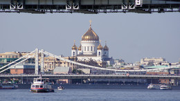 On the Moscow River / ***