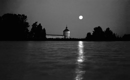 Kirillov-Belozersky monastery night / ***