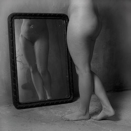 Old mirror / ***