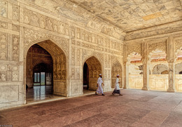 In the palace of the Mughal / ***