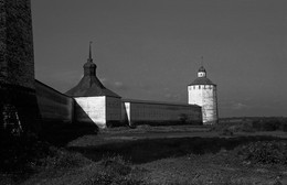 Kirillov-Belozersky Monastery at noon / ***