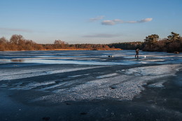 Lone fisherman / ***