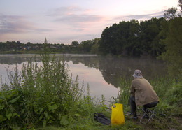 Fisherman on a morning dawn / ***