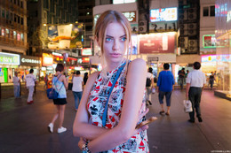 Hong Kong / ***