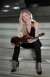 violinist Elena / 2015