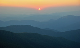 Sunset over the Carpathian ranges / ***