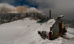 House in the mountains / ***