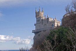 swallow's Nest / ***