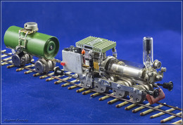 Crafts from electronic components / ***