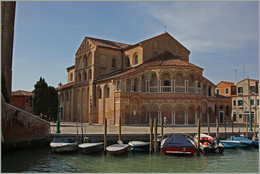 Basilica in Murano / ***