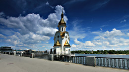 Church on the water / ***