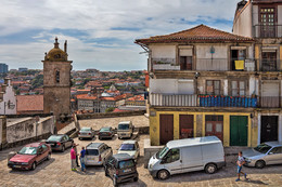 Porto. Walking through the city. / ***