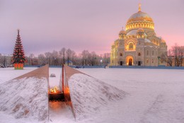 Morning in Anchor Square / ***