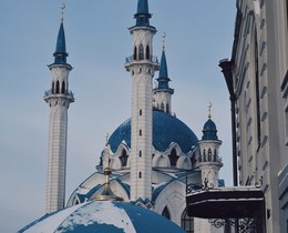 Mosque / ...