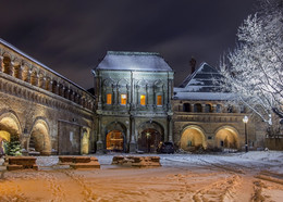 Krutitskoe Compound / ***