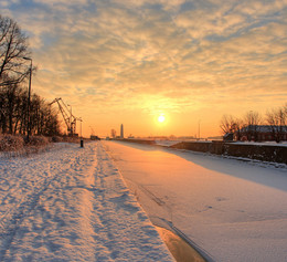 Sunset / ***