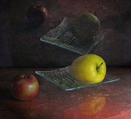 Two apples / ***