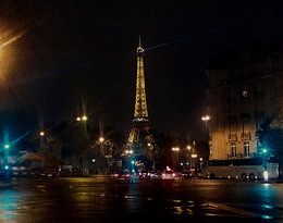 Paris by Night / ***