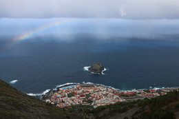 Approaching weather / ***