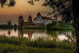 Mir Castle / ***