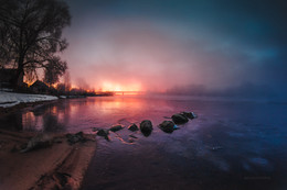 Sunrise on the Volga / ***