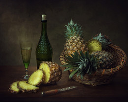 Still life with pineapple / ***