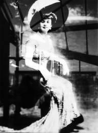 The lady in the hat / ***