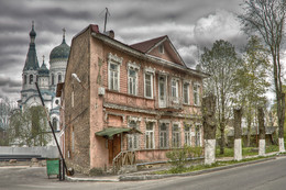 The old house ... / ***