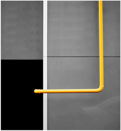 Yellow Pipe / ***