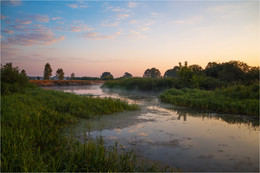 Sunrise on the river / ***