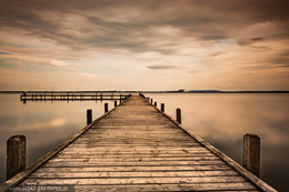 Seebrücke / Seebrücke am Steinhuder Meer. Aufnahme mit einem ND 1.000 Filter