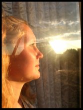 Behind the Glass / ***