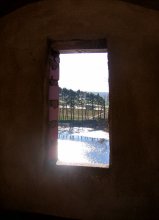Window in the light / ***