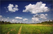 Along the path of the clouds / ***