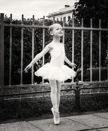 Ballerina / ***