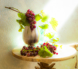 With grapes / ***