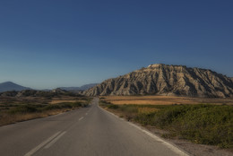 Road to the mountains / ***