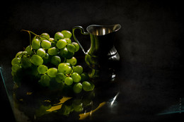 green grapes / ***