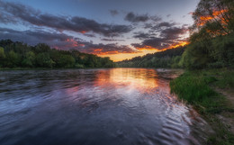 Sunset on the Neman / ***