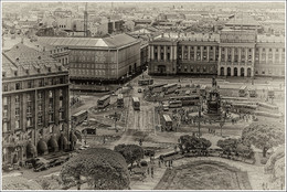 St. Isaac&#39;s Square / ***
