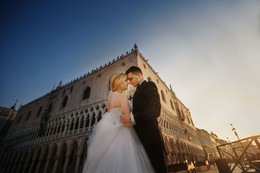 Just me and you / #sobokar, #weddingphotographer, #bride, #groom, #romantic, #lovestory, #couple, #professionalphotography, #wedding, #weddingphoto, #italy, #venice, #weddingdress, #sobokar.com