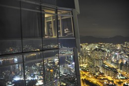 the city does not sleep / ***